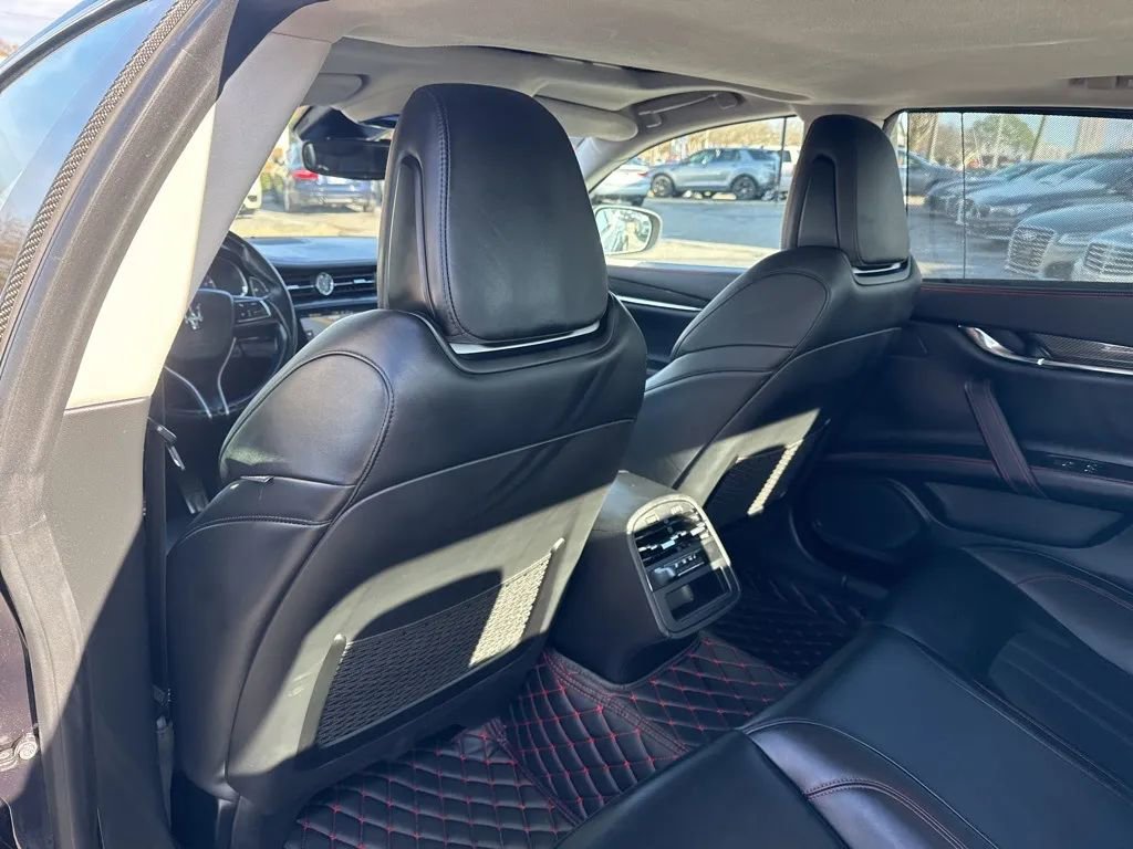 Used 2018 Maserati Quattroporte S GranSport Q4 AWD/4WD image 15