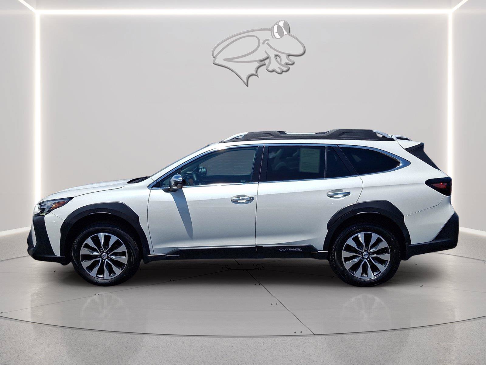 Used 2023 Subaru Outback Touring AWD/4WD video 2