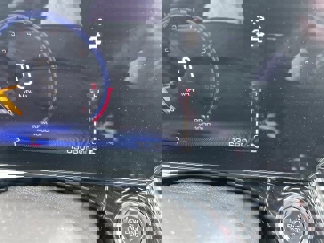 Used 2025 Chevrolet Trax RS w/ Sunroof Package image 9