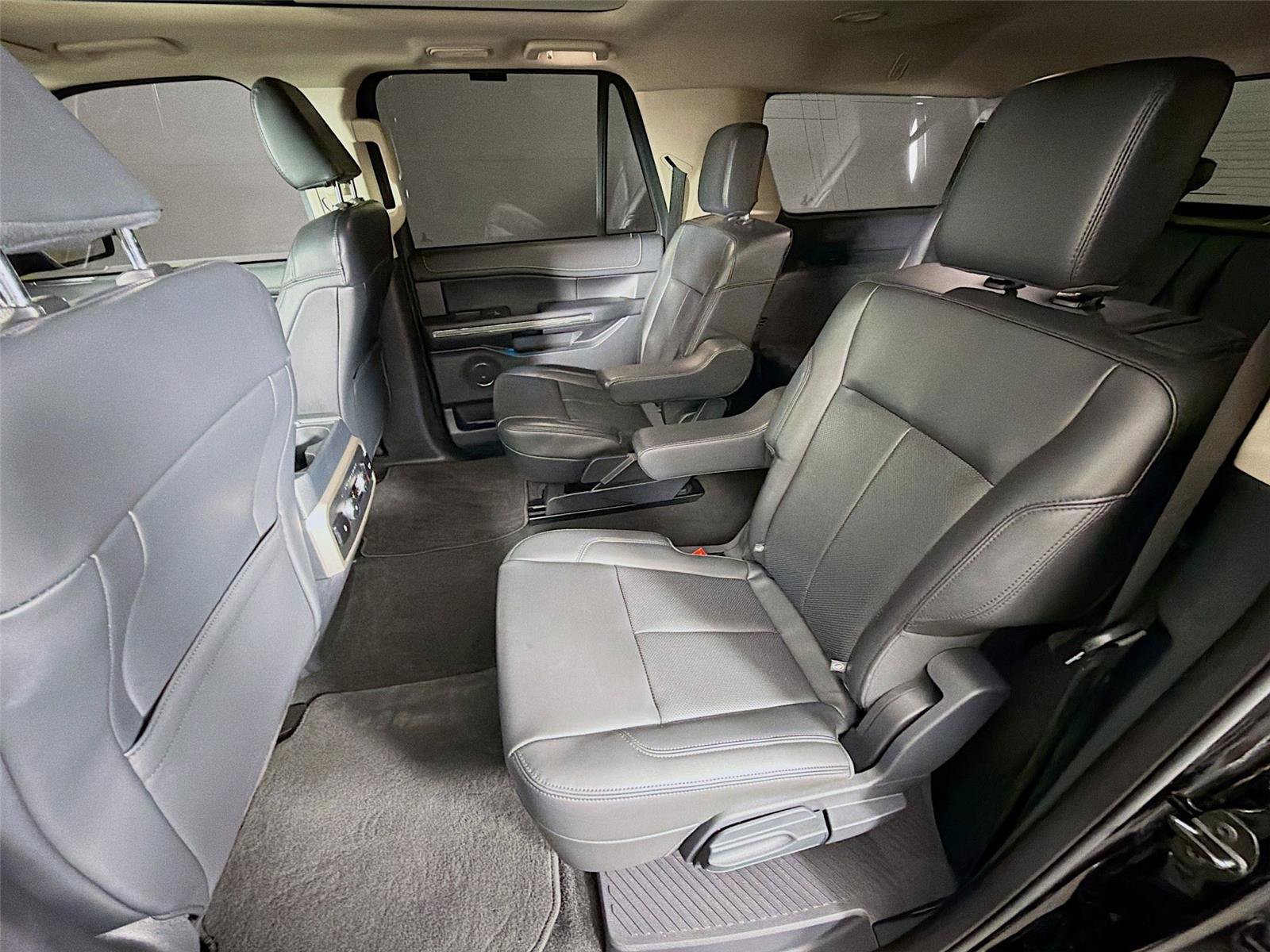 Used 2024 Ford Expedition Max XLT AWD/4WD image 26