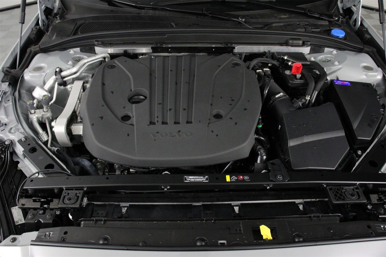 New 2026 Volvo V60 B5 Cross Country Ultra w/ Climate Package image 12