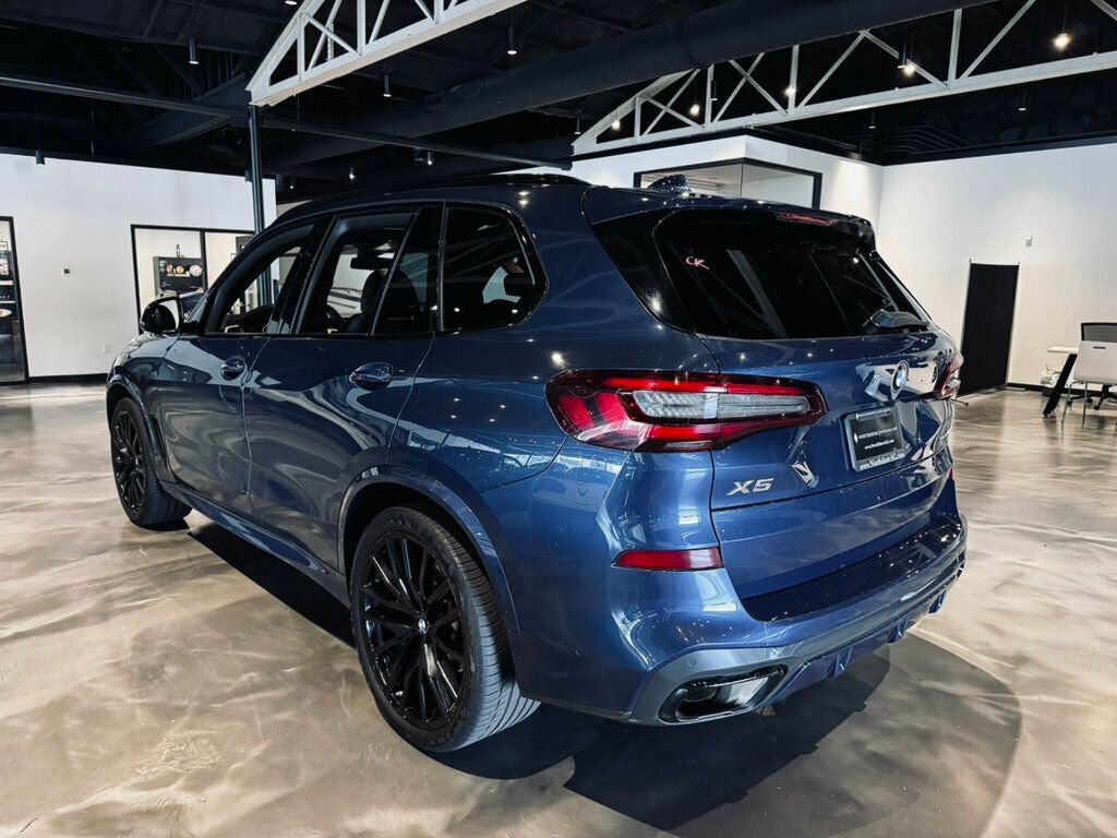 Used 2023 BMW X5 sDrive40i w/ M Sport Package RWD image 3