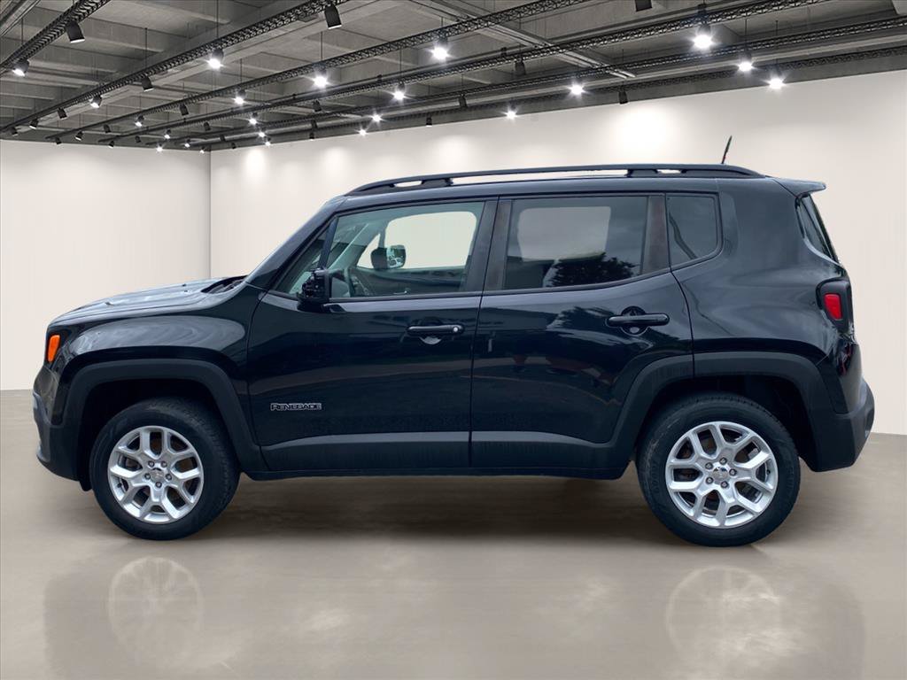 Used 2018 Jeep Renegade Latitude AWD/4WD image 4
