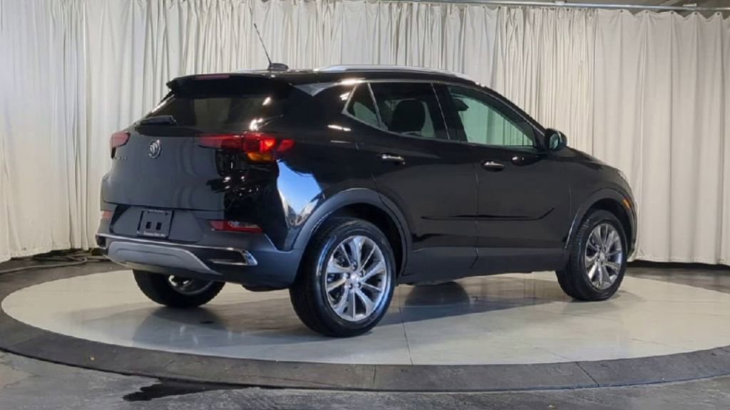 Used 2023 Buick Encore GX Essence w/ Experience Buick Package image 10