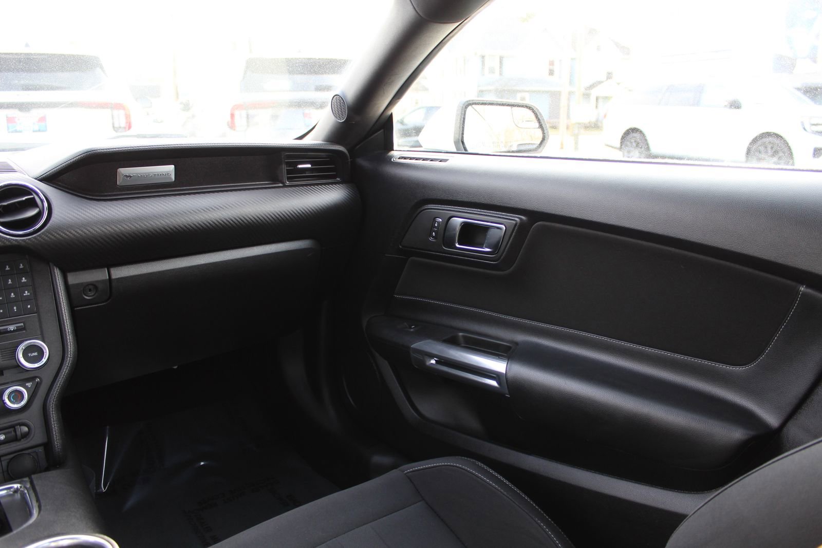 Used 2018 Ford Mustang EcoBoost image 9