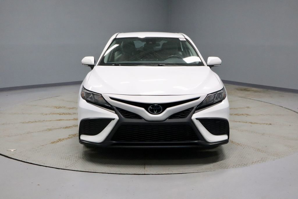Used 2024 Toyota Camry SE image 5