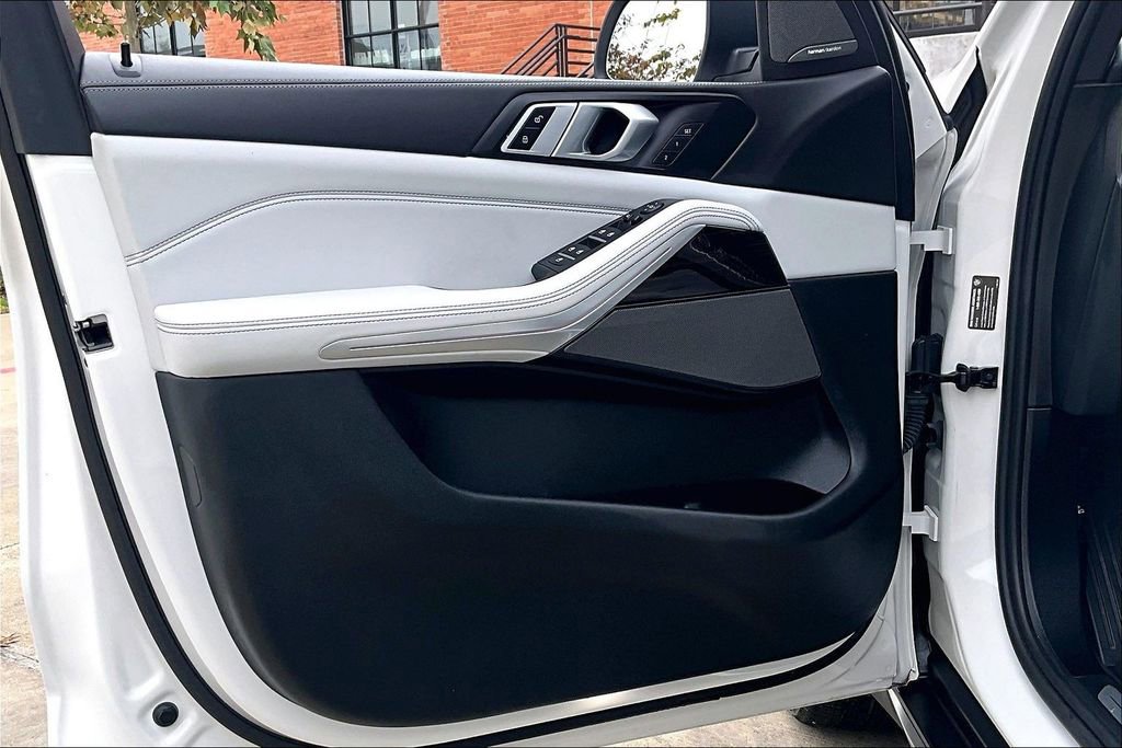 Used 2024 BMW X5 sDrive40i w/ Premium Package image 24