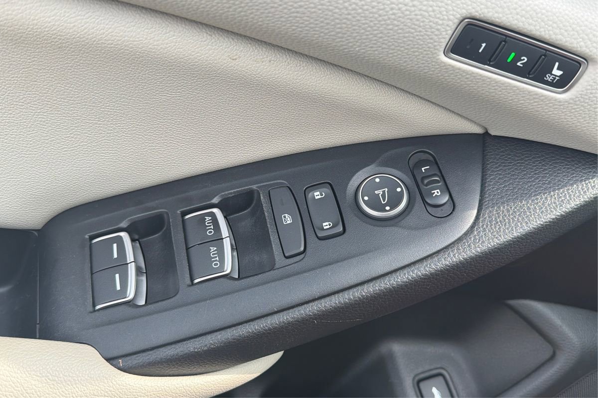 Used 2021 Honda Accord EX-L image 37