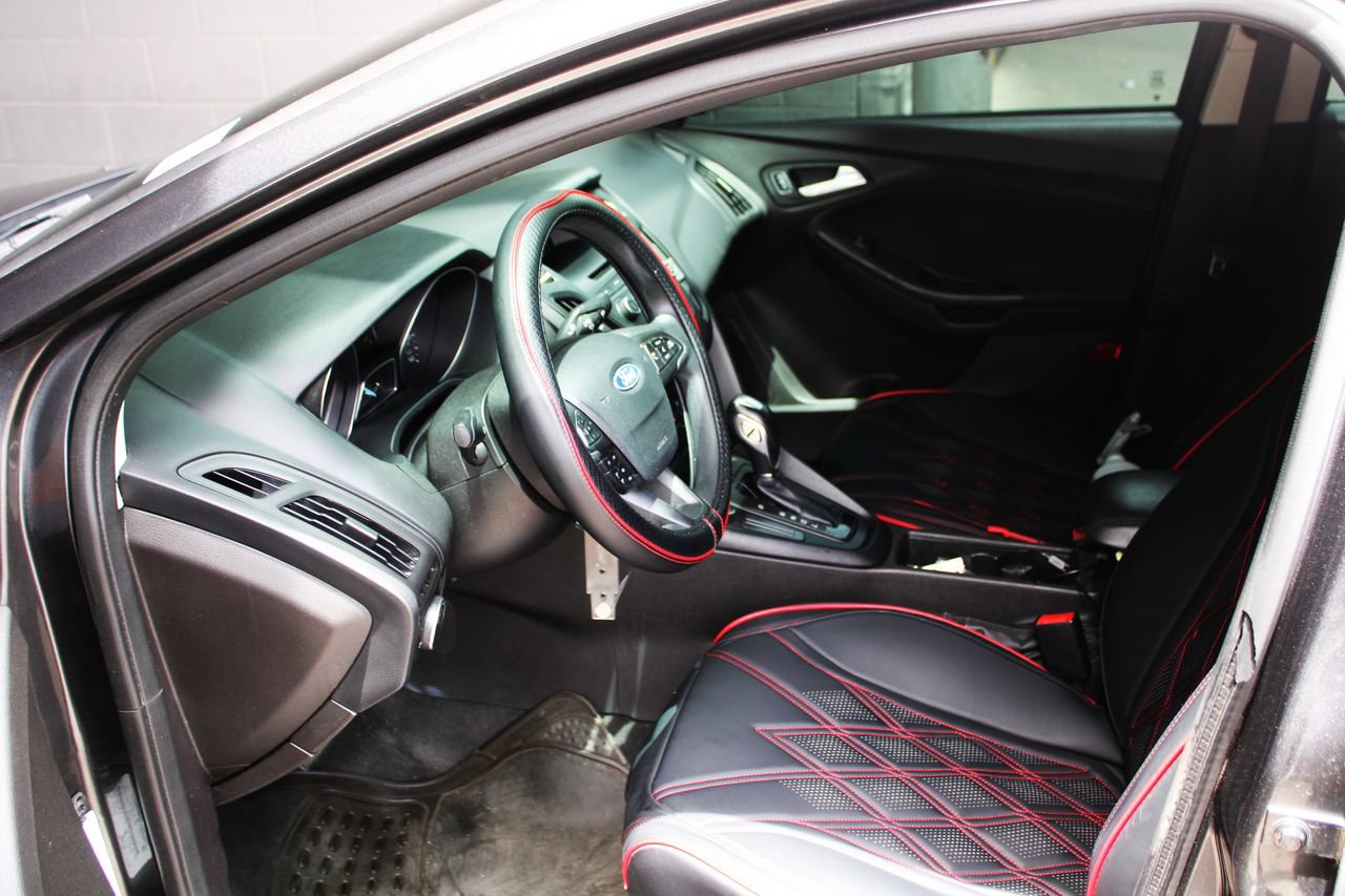 Used 2016 Ford Focus SE FWD image 9