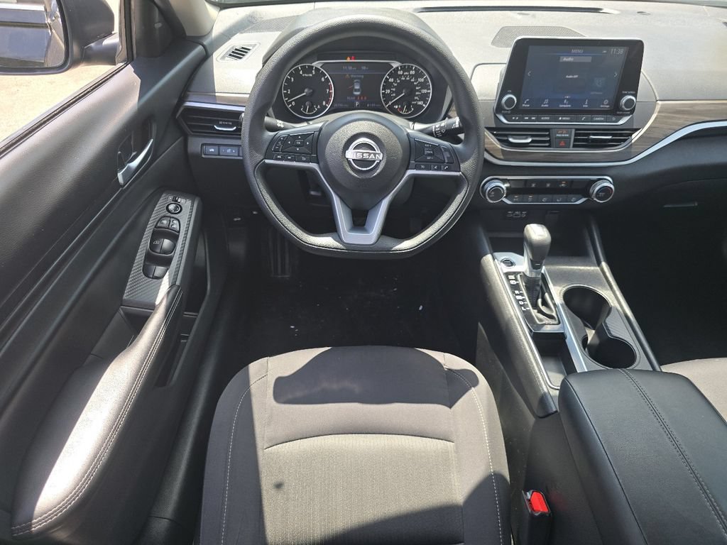 Used 2025 Nissan Altima 2.5 SV FWD image 20