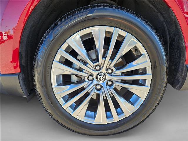 Used 2021 Toyota Venza Limited image 23