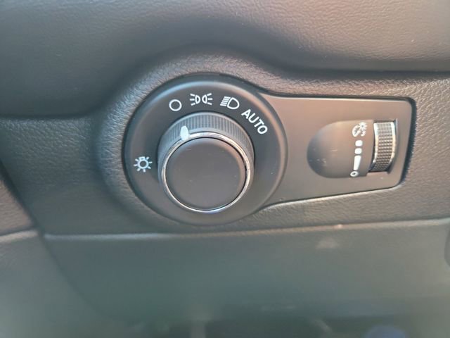Used 2024 Dodge Durango GT RWD image 29