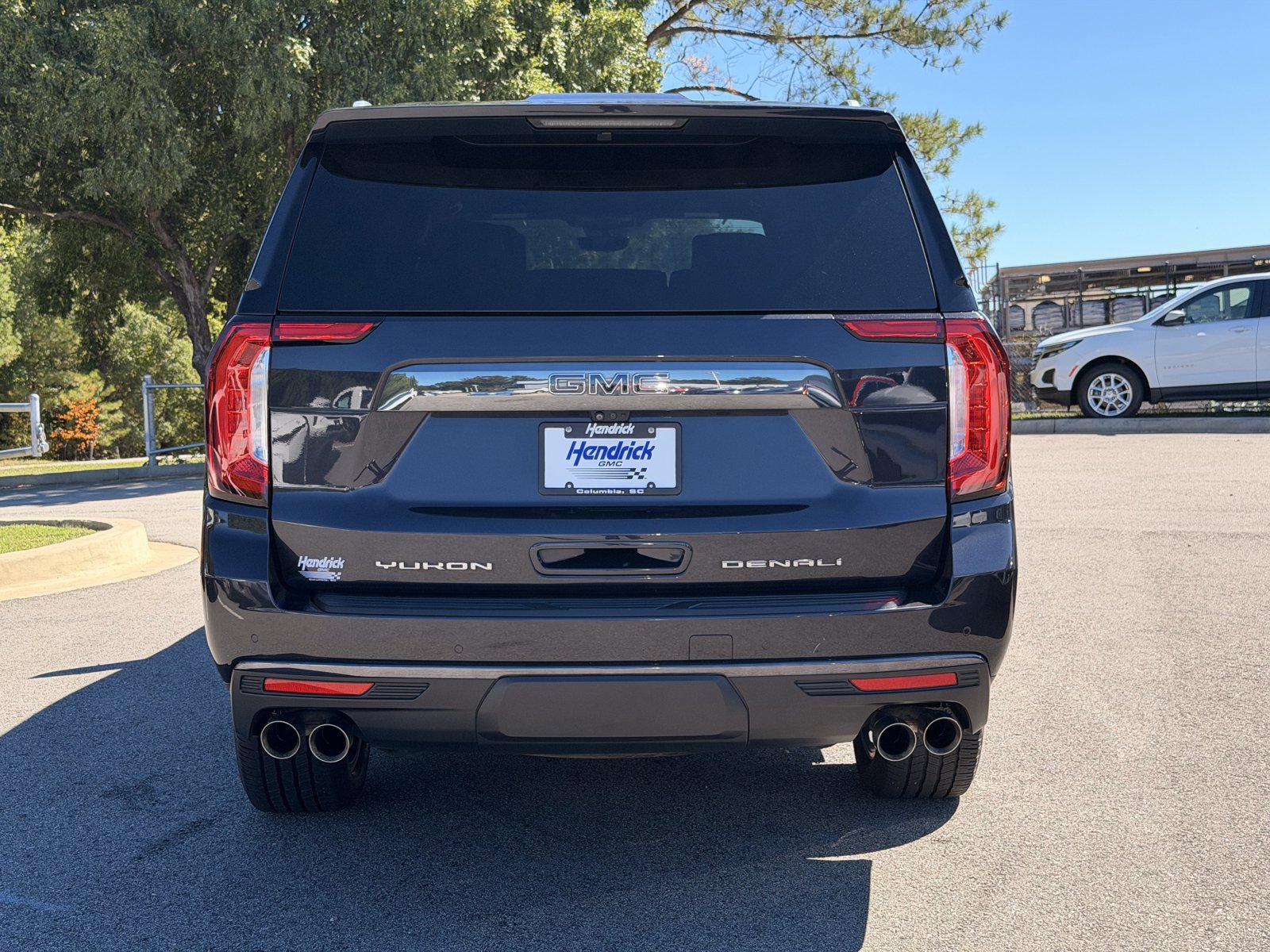 Used 2023 GMC Yukon XL Denali Ultimate AWD/4WD image 11
