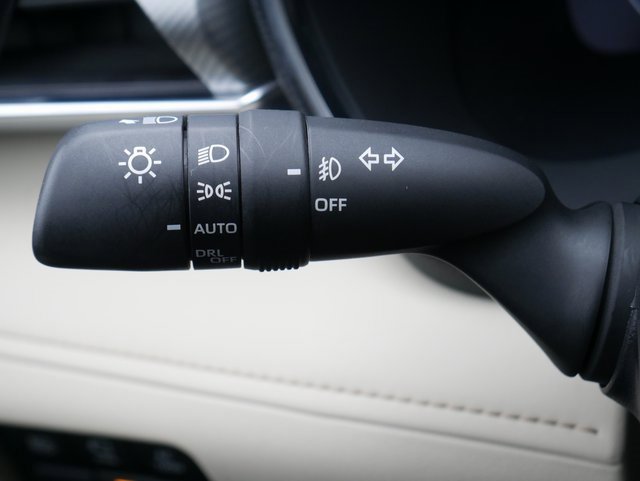 Used 2024 Toyota Highlander Platinum image 27