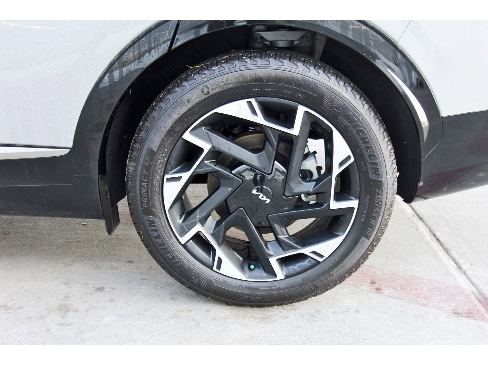 Used 2025 Kia Sportage SX image 32