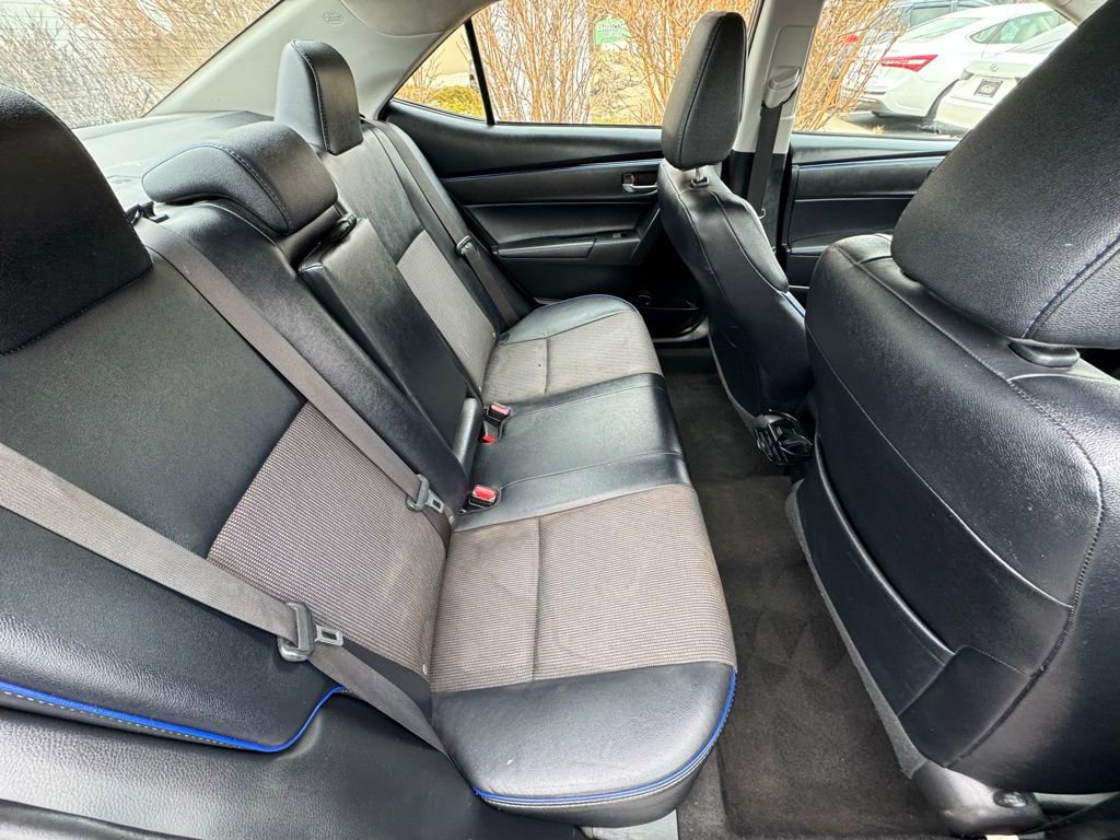 Used 2017 Toyota Corolla SE w/ Carpet Mat Package (TMS) FWD image 12