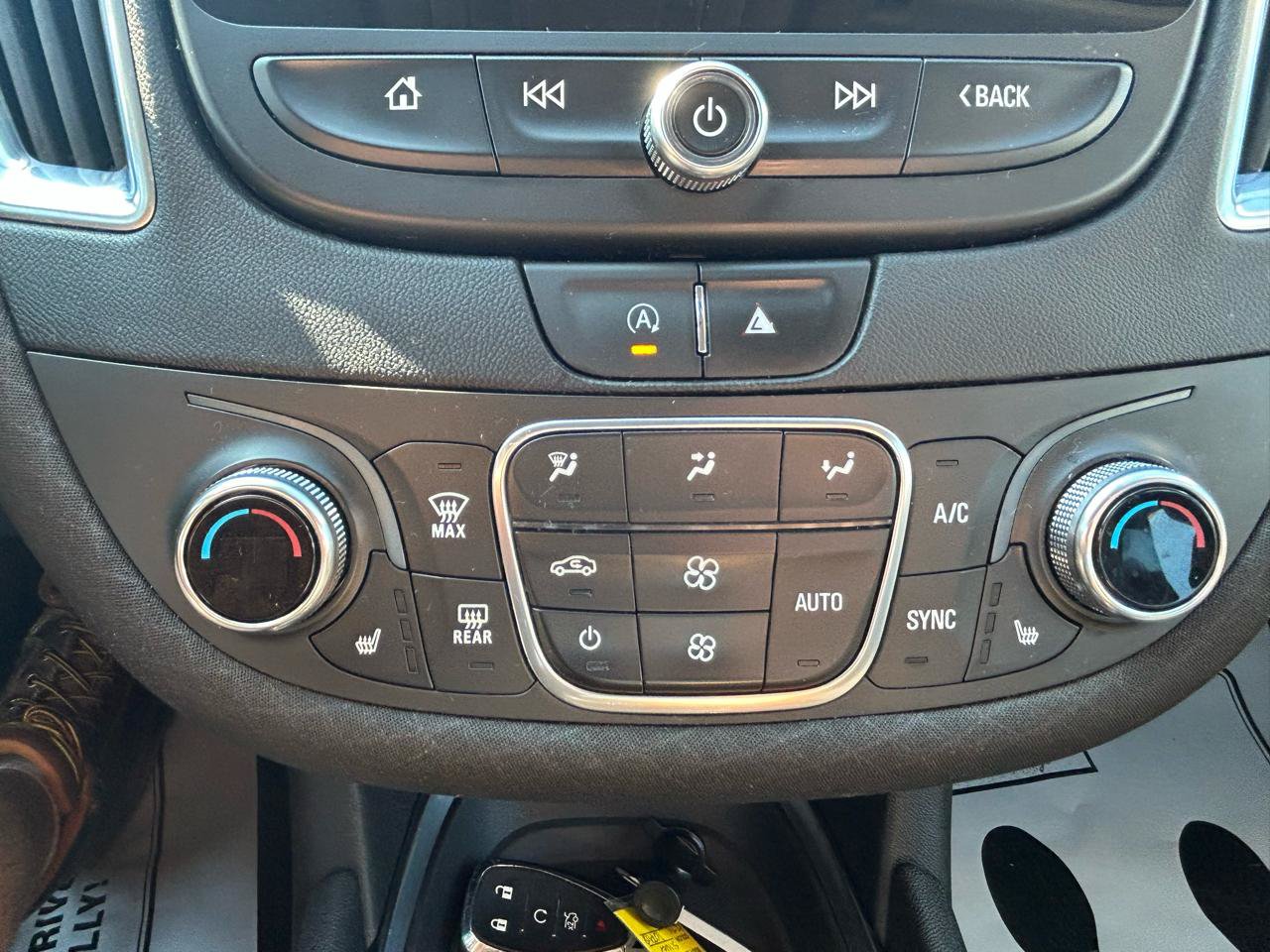 Used 2020 Chevrolet Malibu LT FWD image 24