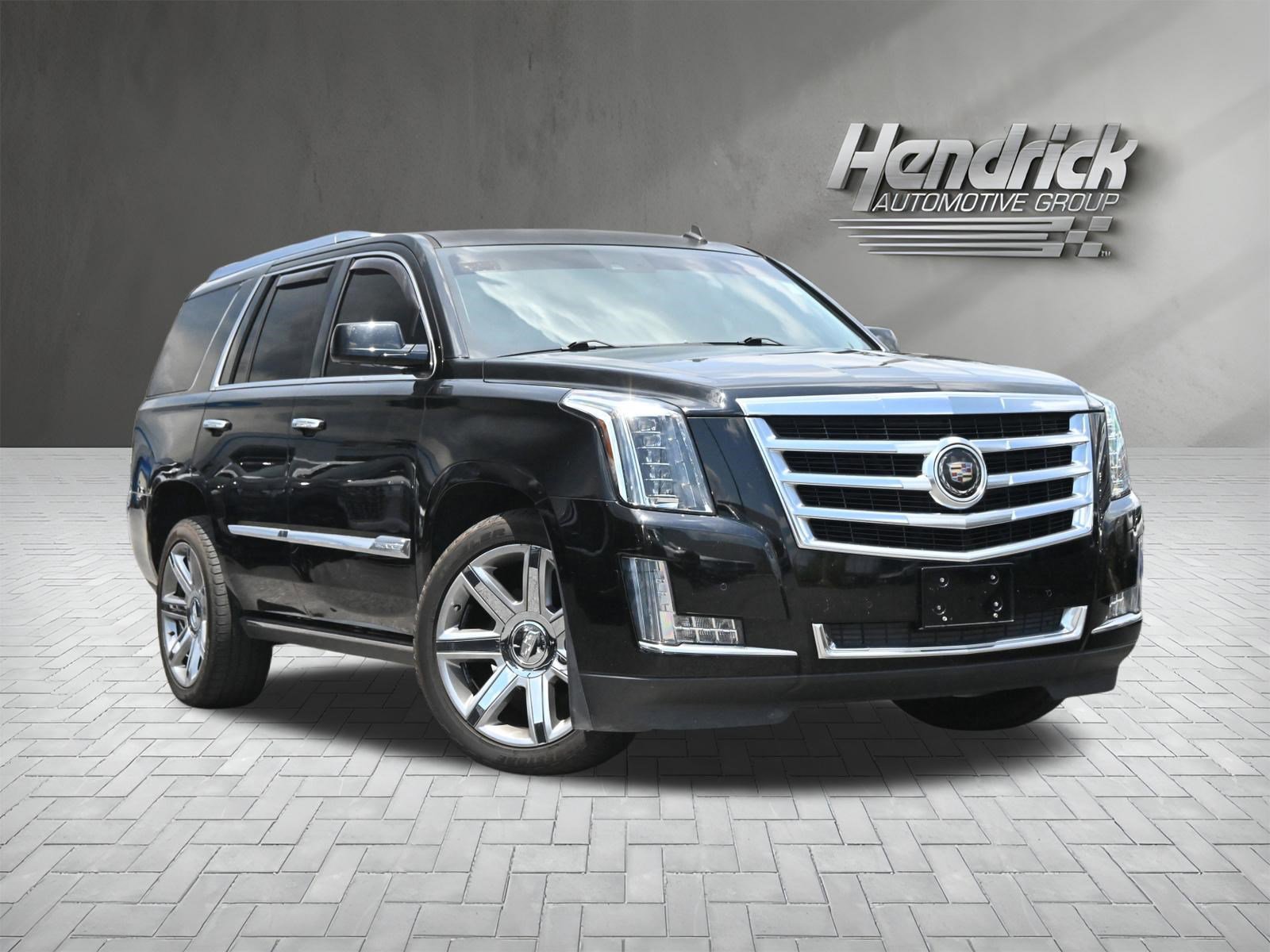 Used 2015 Cadillac Escalade Premium RWD image 2