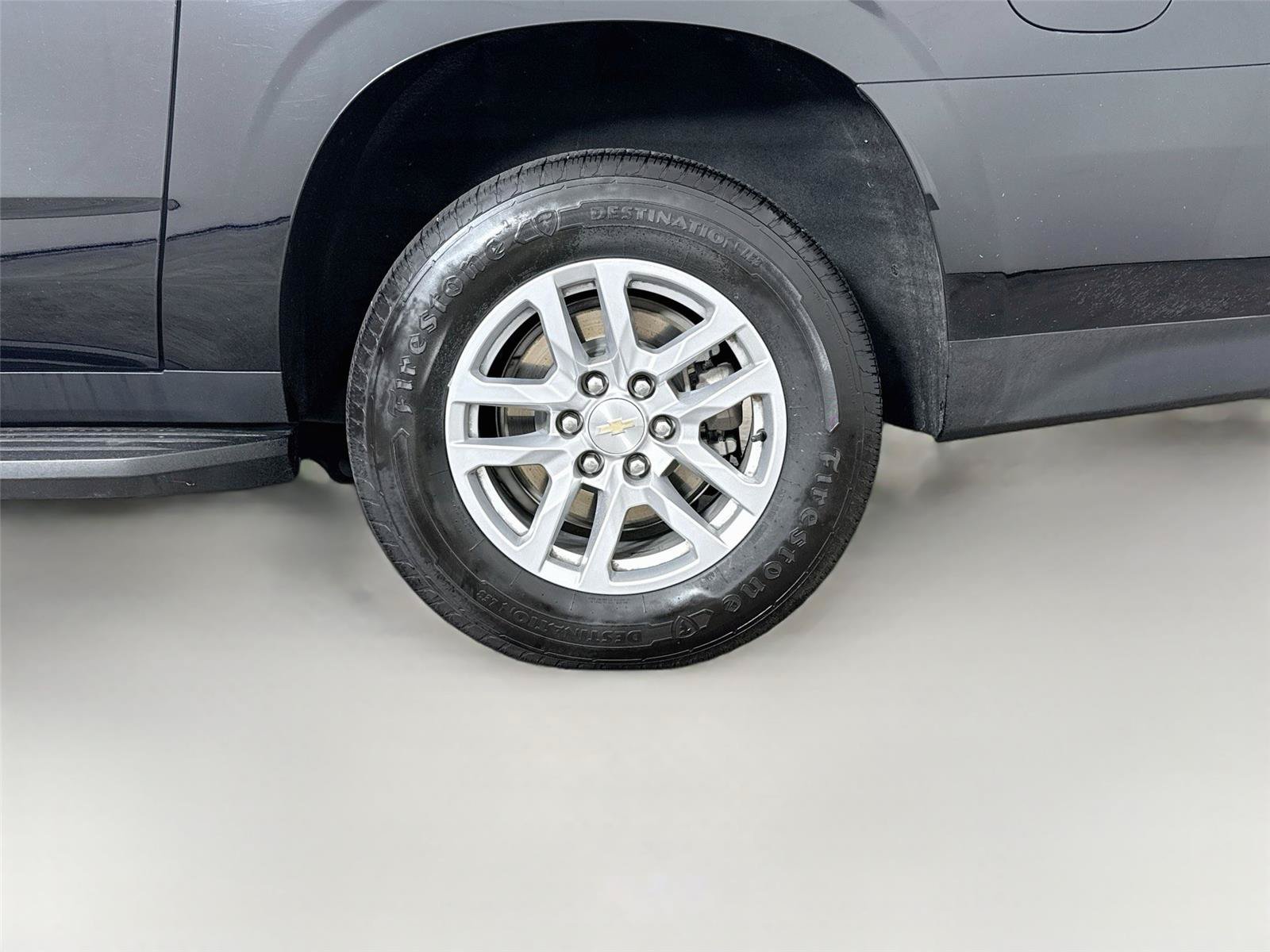 Used 2024 Chevrolet Suburban LS RWD image 17