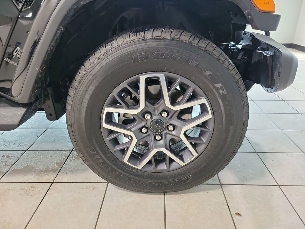 Used 2024 Jeep Wrangler Sahara image 42