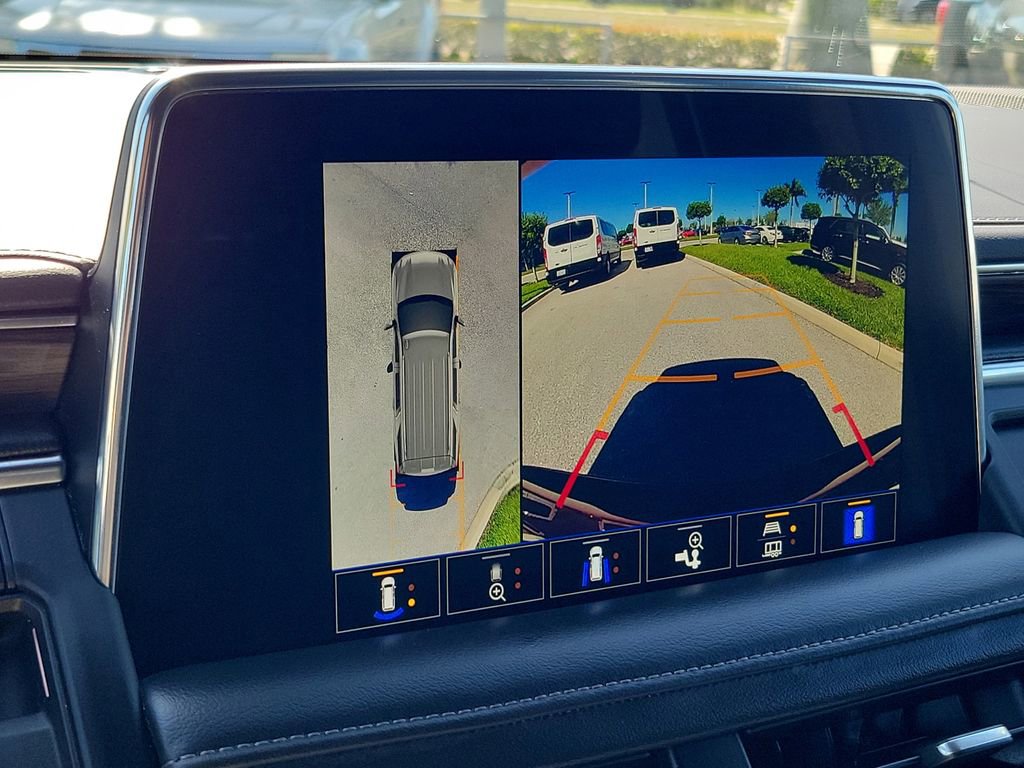 Used 2022 Chevrolet Suburban LT w/ LT Signature Package image 34