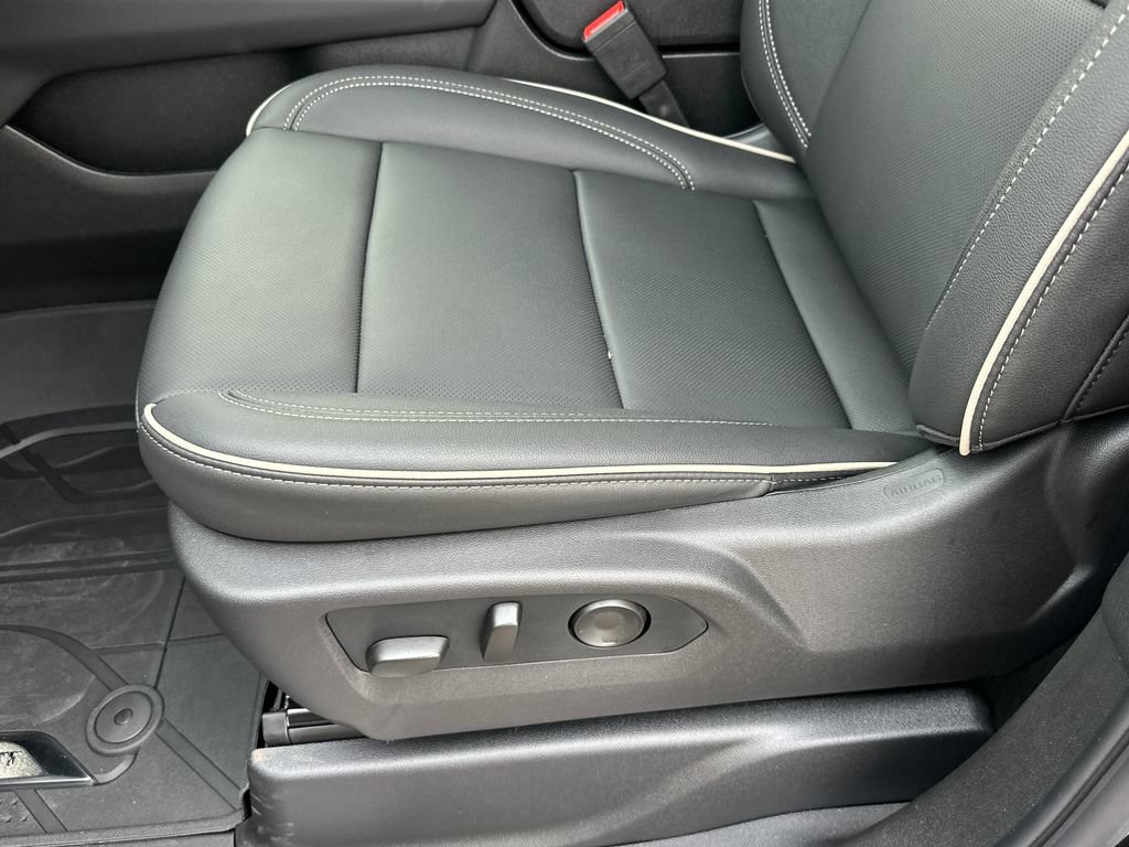 New 2026 Chevrolet Tahoe Premier AWD/4WD image 13