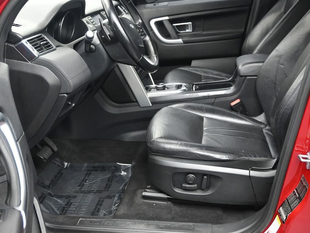 Used 2018 Land Rover Discovery Sport SE image 10