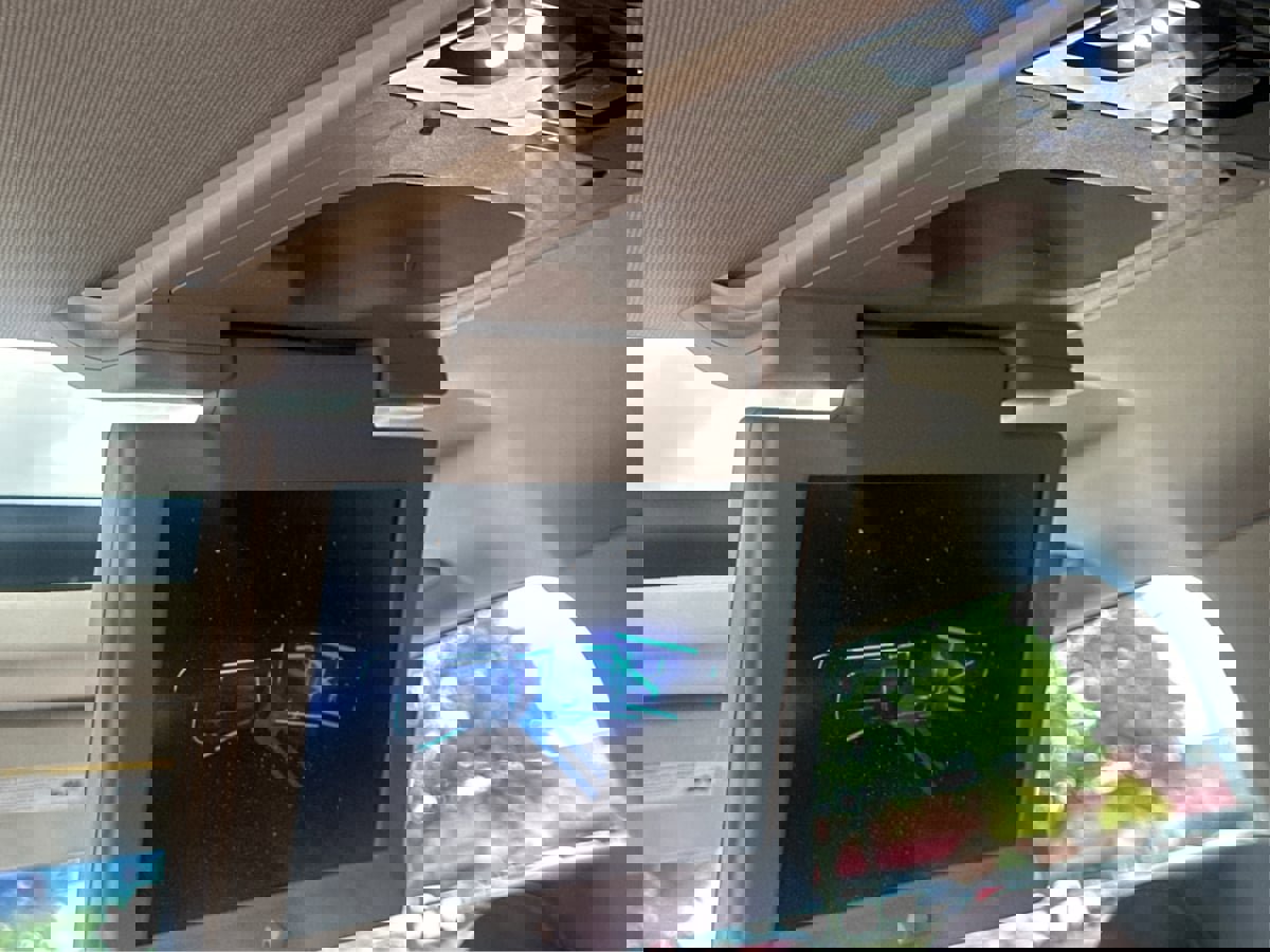 Used 2018 Cadillac Escalade Luxury image 48