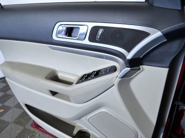 Used 2013 Ford Explorer XLT image 25