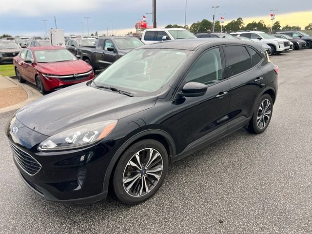 Used 2021 Ford Escape SE w/ SE Sport Appearance Package