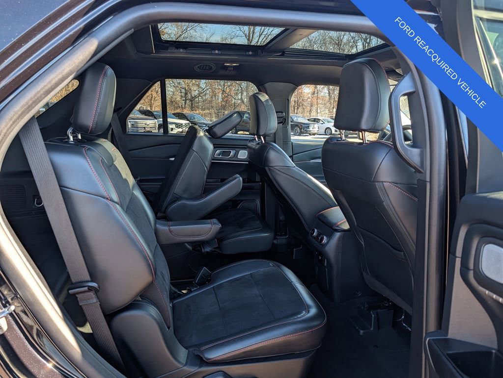 Used 2025 Ford Explorer ST w/ Sun And Sound Package image 9