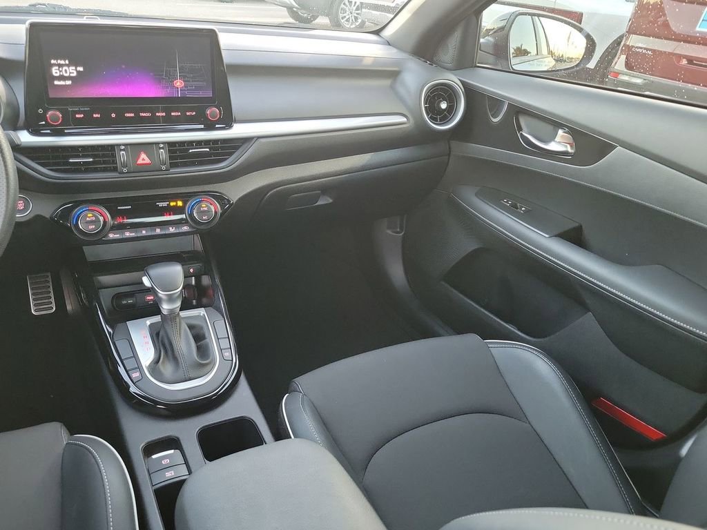 Used 2024 Kia Forte GT-Line w/ GT-Line Premium Package image 17