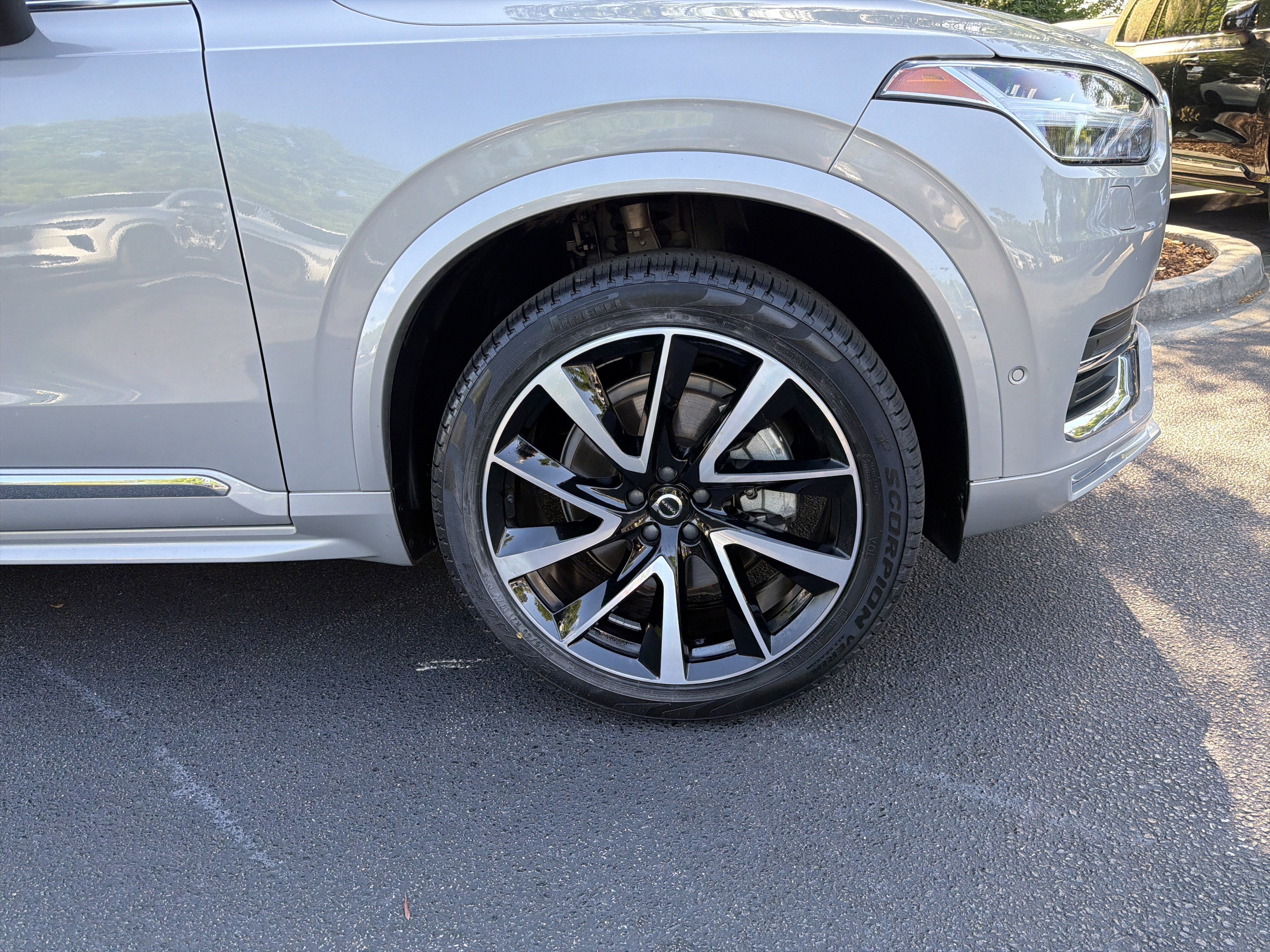 Certified 2023 Volvo XC90 B5 Plus w/ Protection Package Premier AWD/4WD image 13