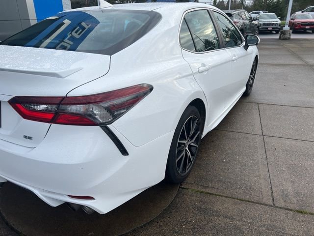 Used 2024 Toyota Camry SE image 9