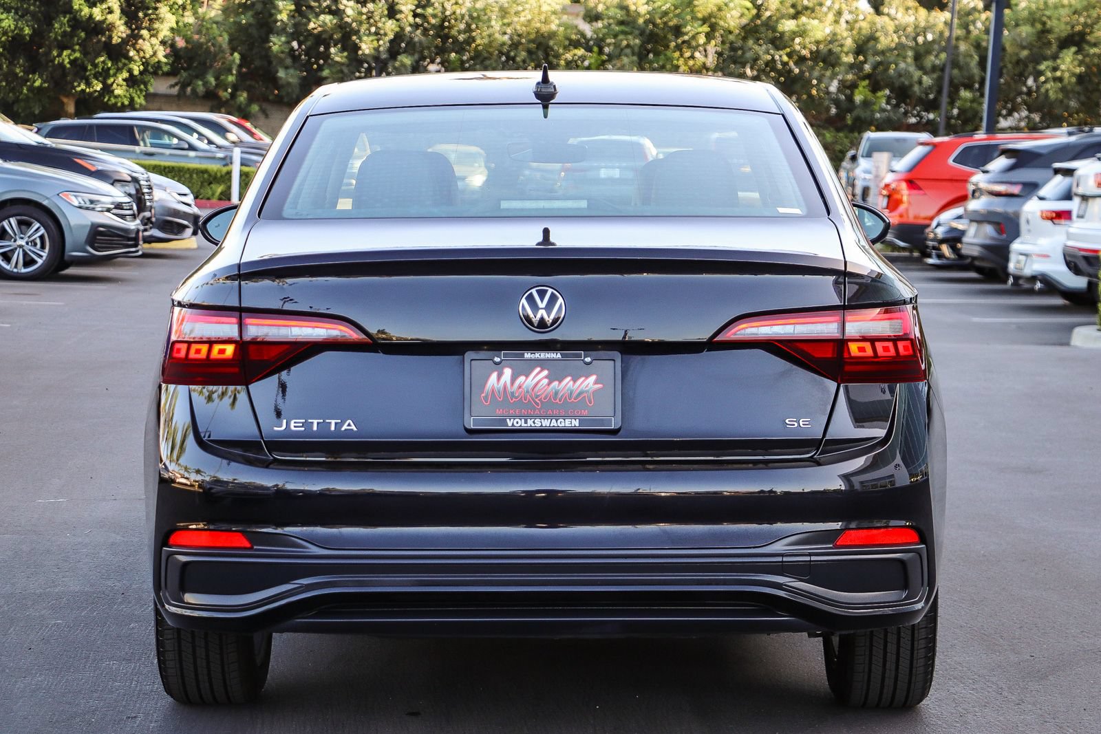 Used 2024 Volkswagen Jetta SE FWD image 7