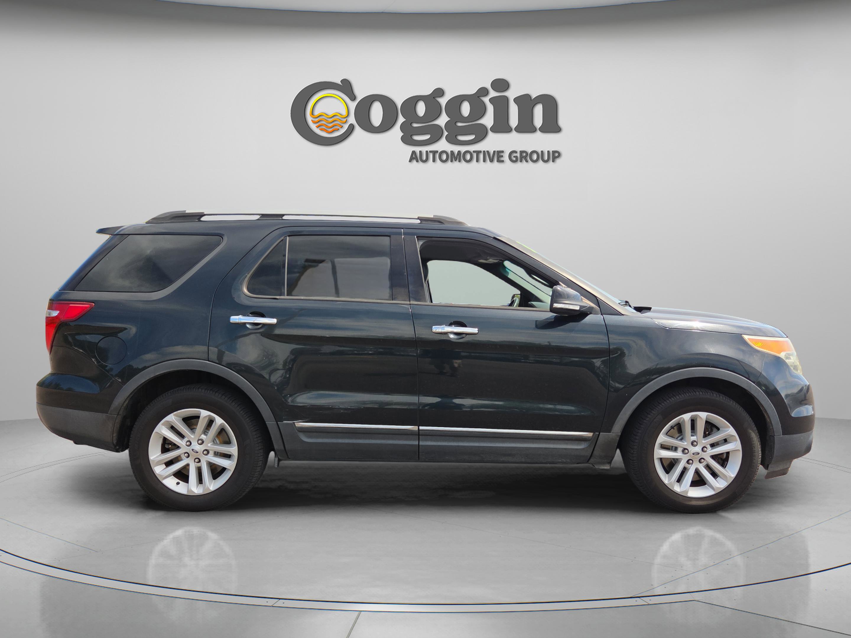 Used 2014 Ford Explorer XLT w/ Equipment Group 202A image 6