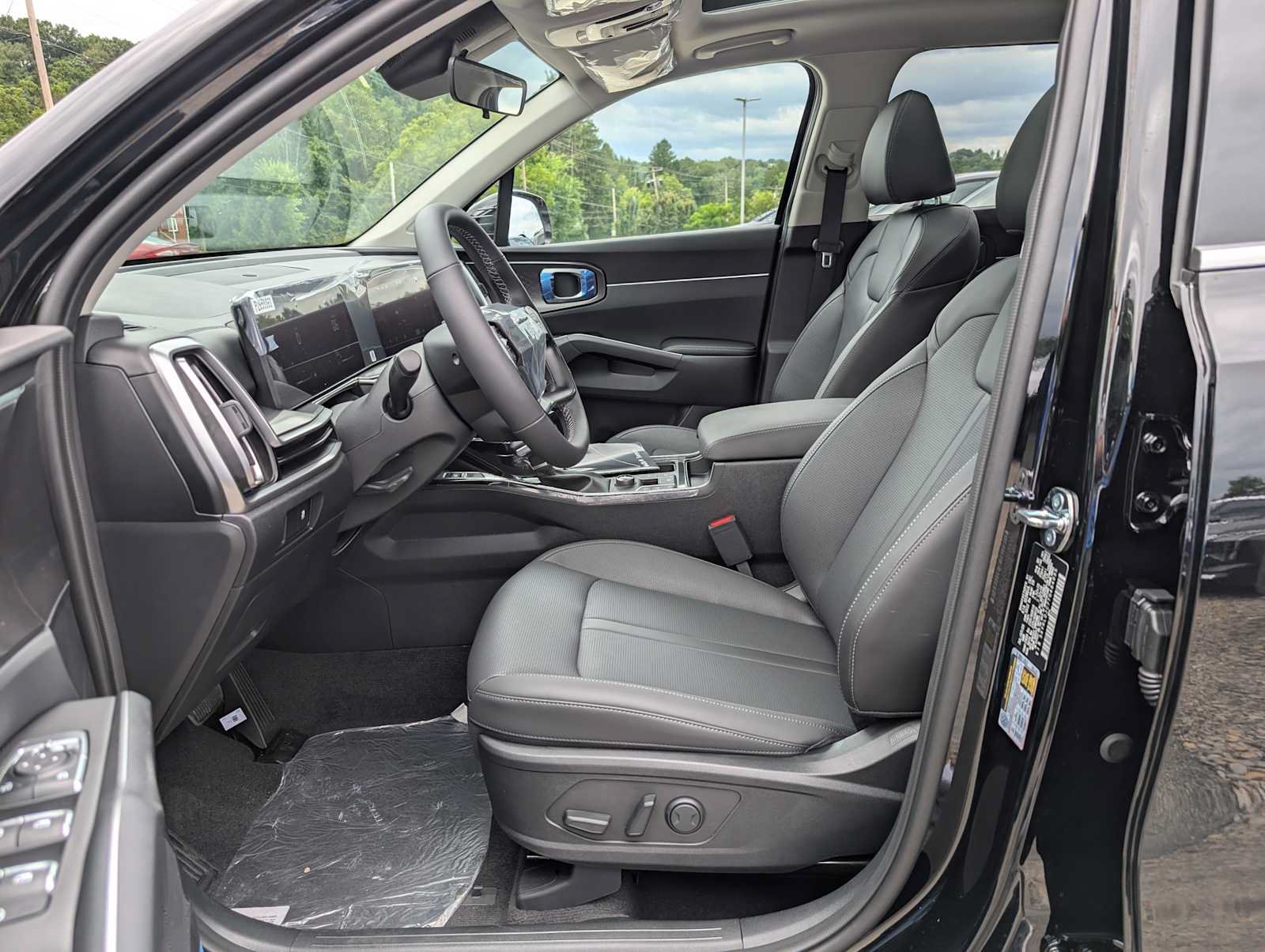 New 2026 Kia Sorento S w/ S Panoramic Sunroof Package AWD/4WD image 4