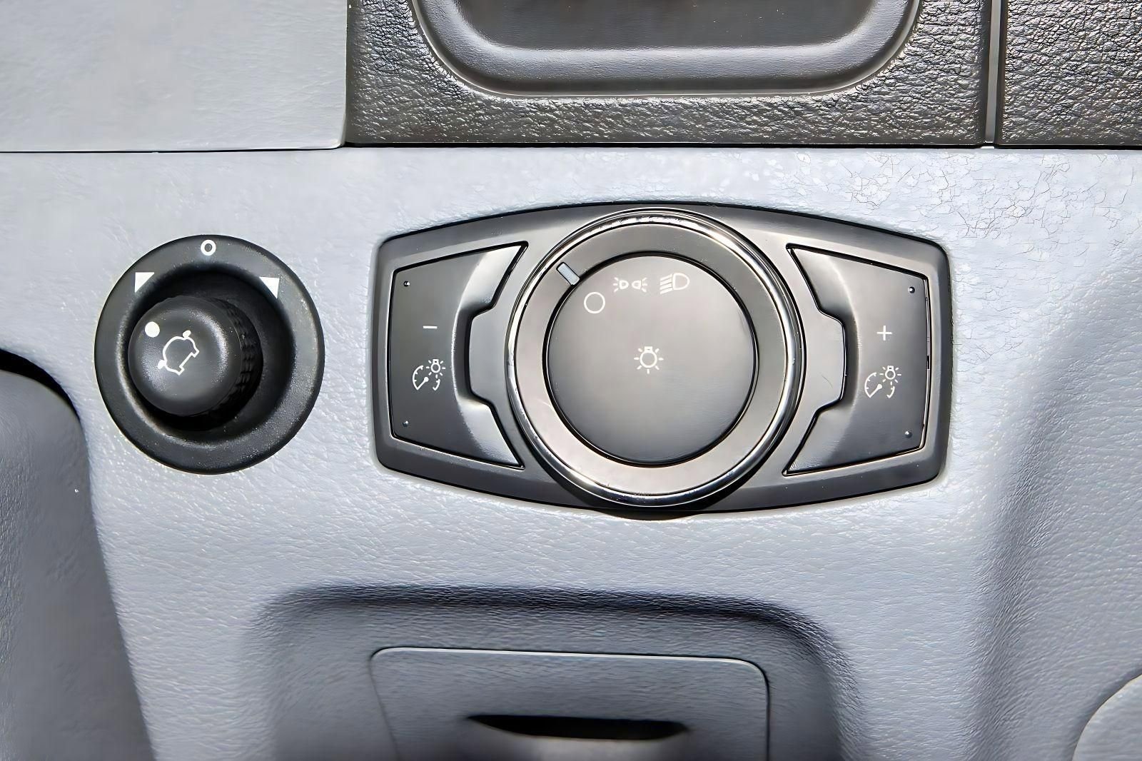 Used 2019 Ford Transit 250 148 Medium Roof image 50