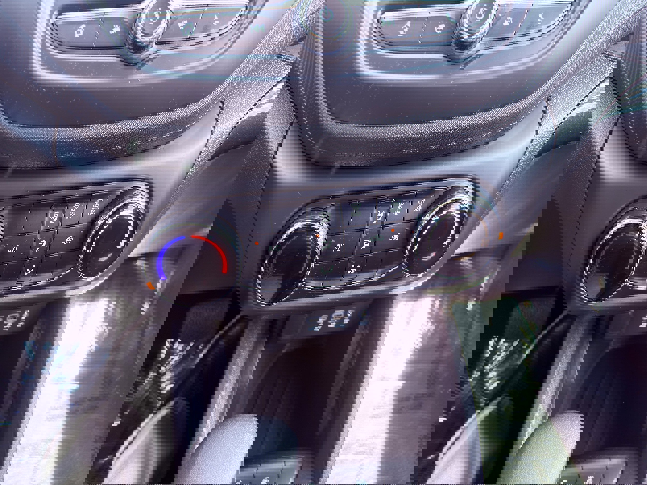 Used 2022 Chevrolet TrailBlazer LS FWD image 30