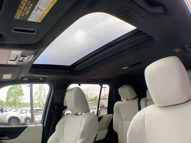 Used 2024 Lexus LX 600 4WD w/ Luxury Package image 22