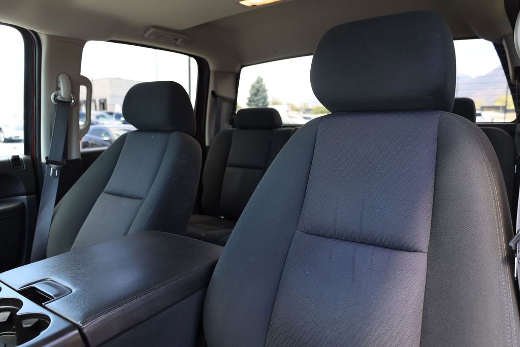 Used 2013 Chevrolet Silverado 2500 LT w/ Interior Plus Package AWD/4WD image 17