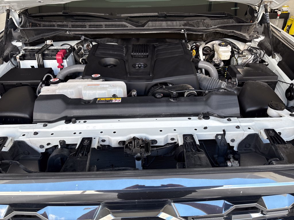 Used 2025 Toyota Tundra Platinum AWD/4WD image 32
