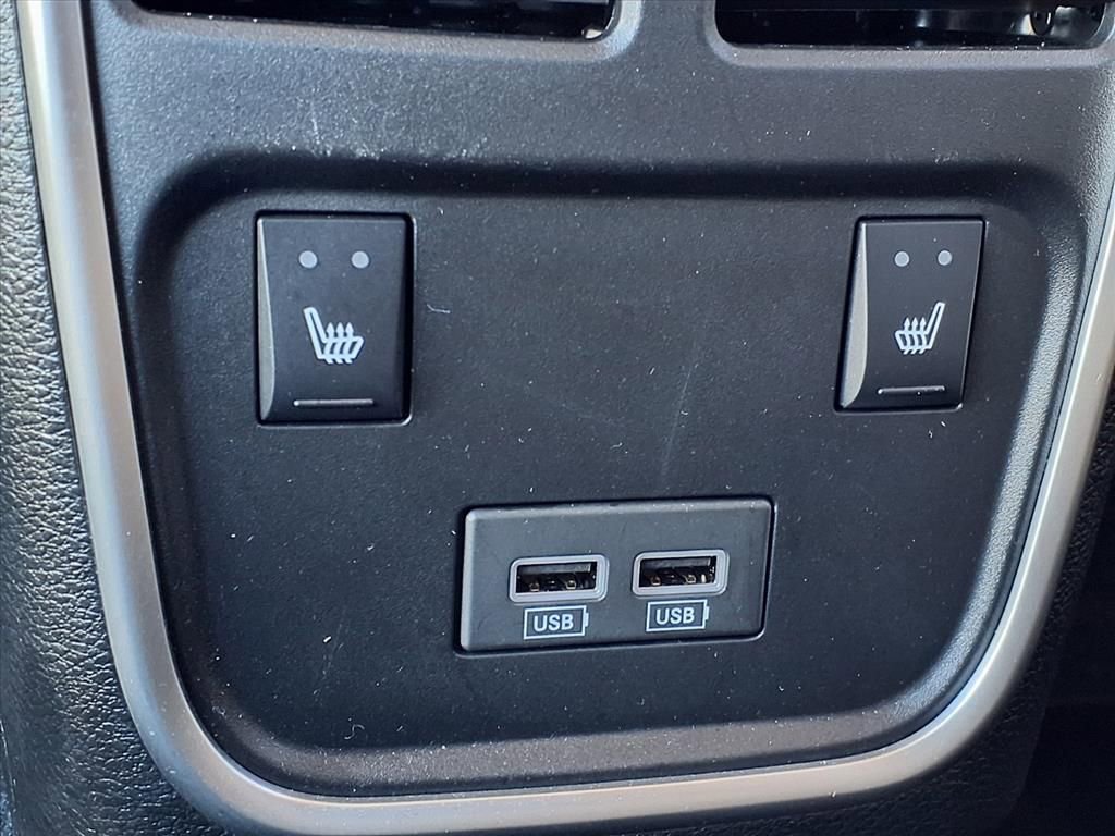 Used 2023 Chrysler 300 Touring L w/ Popular Equipment Group image 13