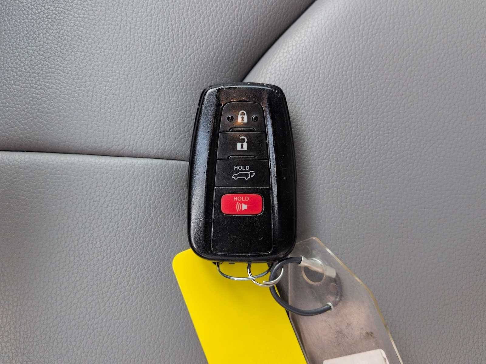Used 2021 Toyota Highlander XLE AWD/4WD image 37