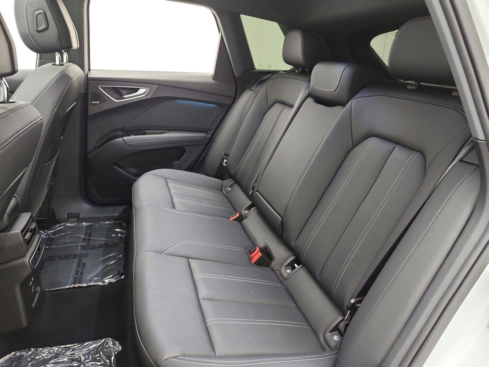 Used 2023 Audi Q4 e-tron Premium Plus w/ Premium Plus AWD/4WD image 13