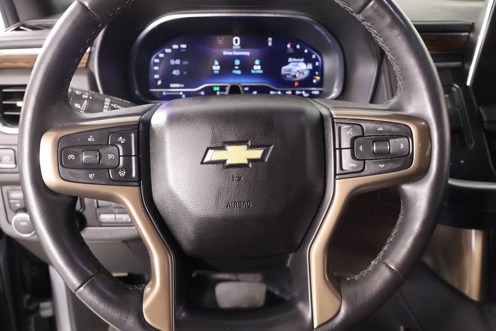 Used 2024 Chevrolet Suburban High Country w/ Advanced Technology Package AWD/4WD image 3