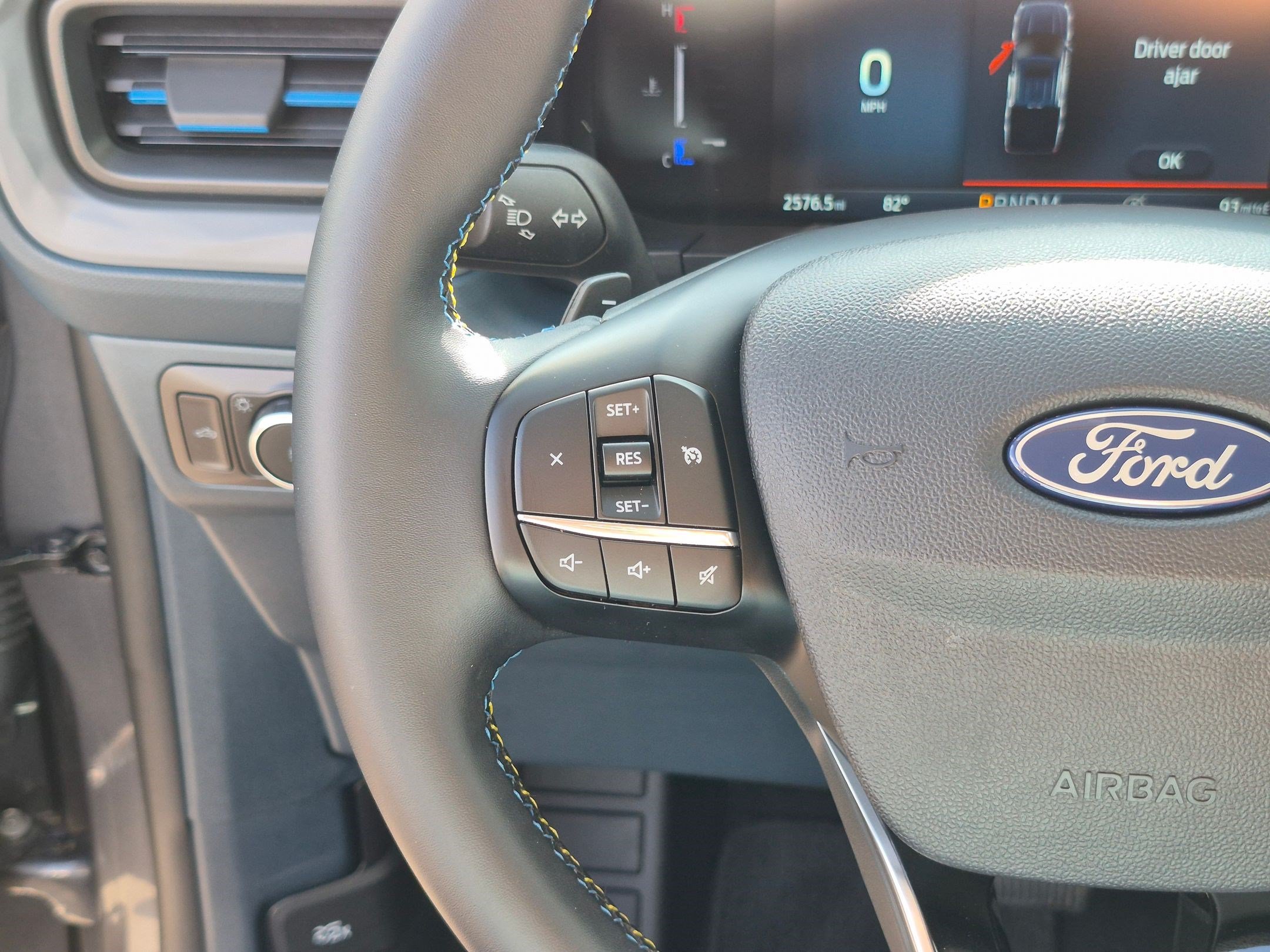 Used 2025 Ford Maverick Lobo AWD/4WD image 17