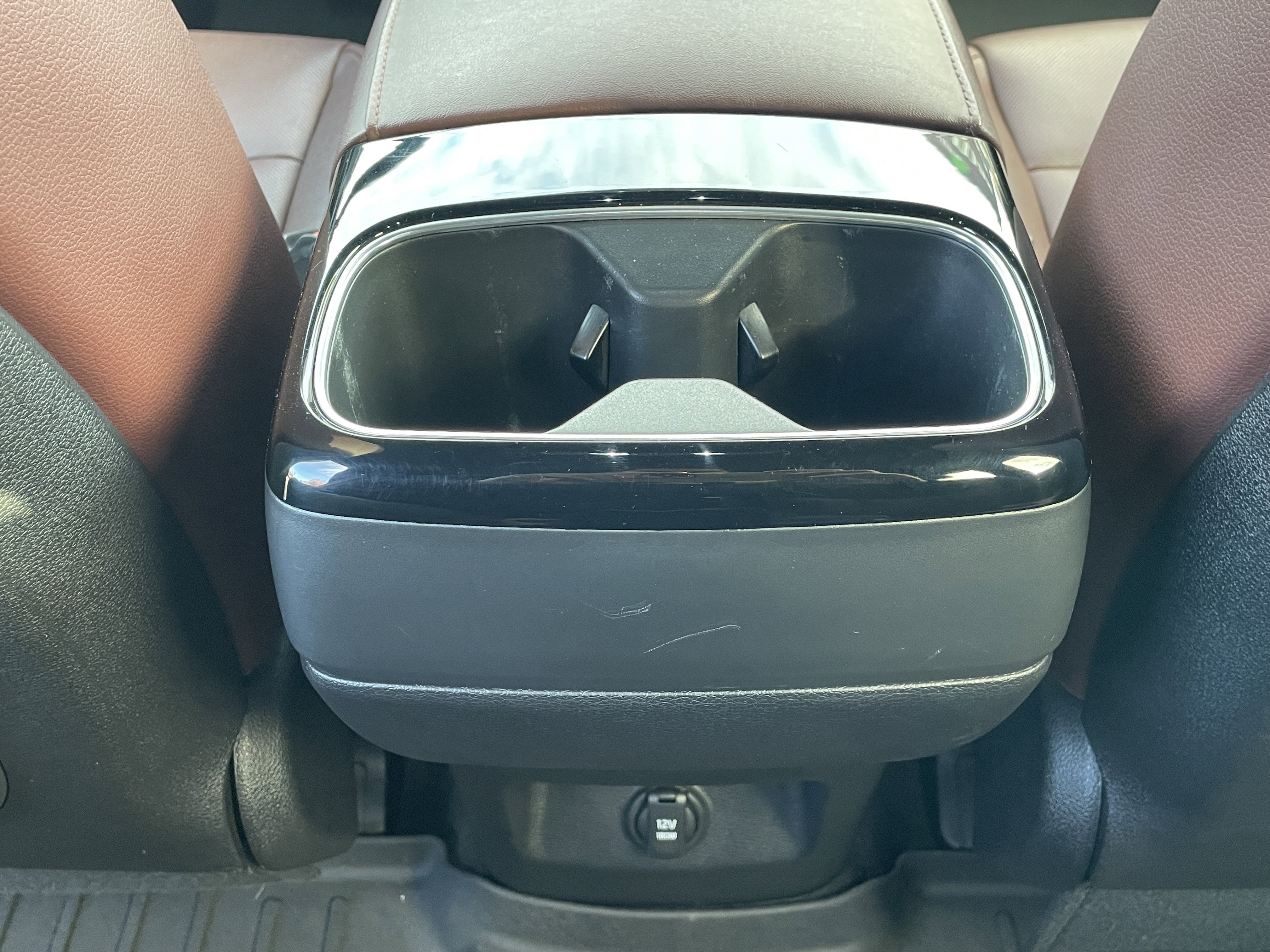 Used 2023 Kia Telluride EX w/ EX Captain's Chair Package image 17