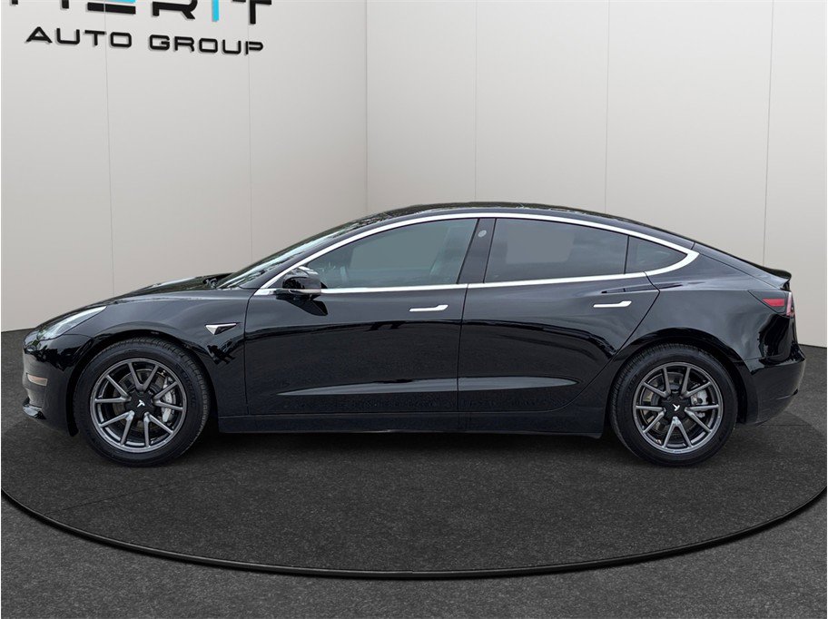 Used 2018 Tesla Model 3 Mid Range image 5