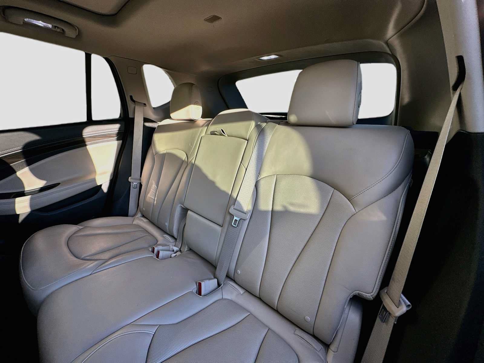 Used 2020 Buick Envision Premium w/ Driver Confidence Package AWD/4WD image 26